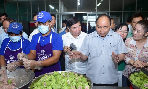 Thủ tướng kiểm tra suất ăn công nghiệp, quán phở "bình dân" ở TPHCM